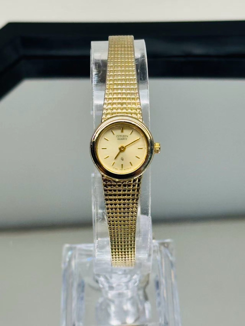 Vintage Citizen Quartz Women’s Gold Tone Watch 16.7mm New Battery Runs Well